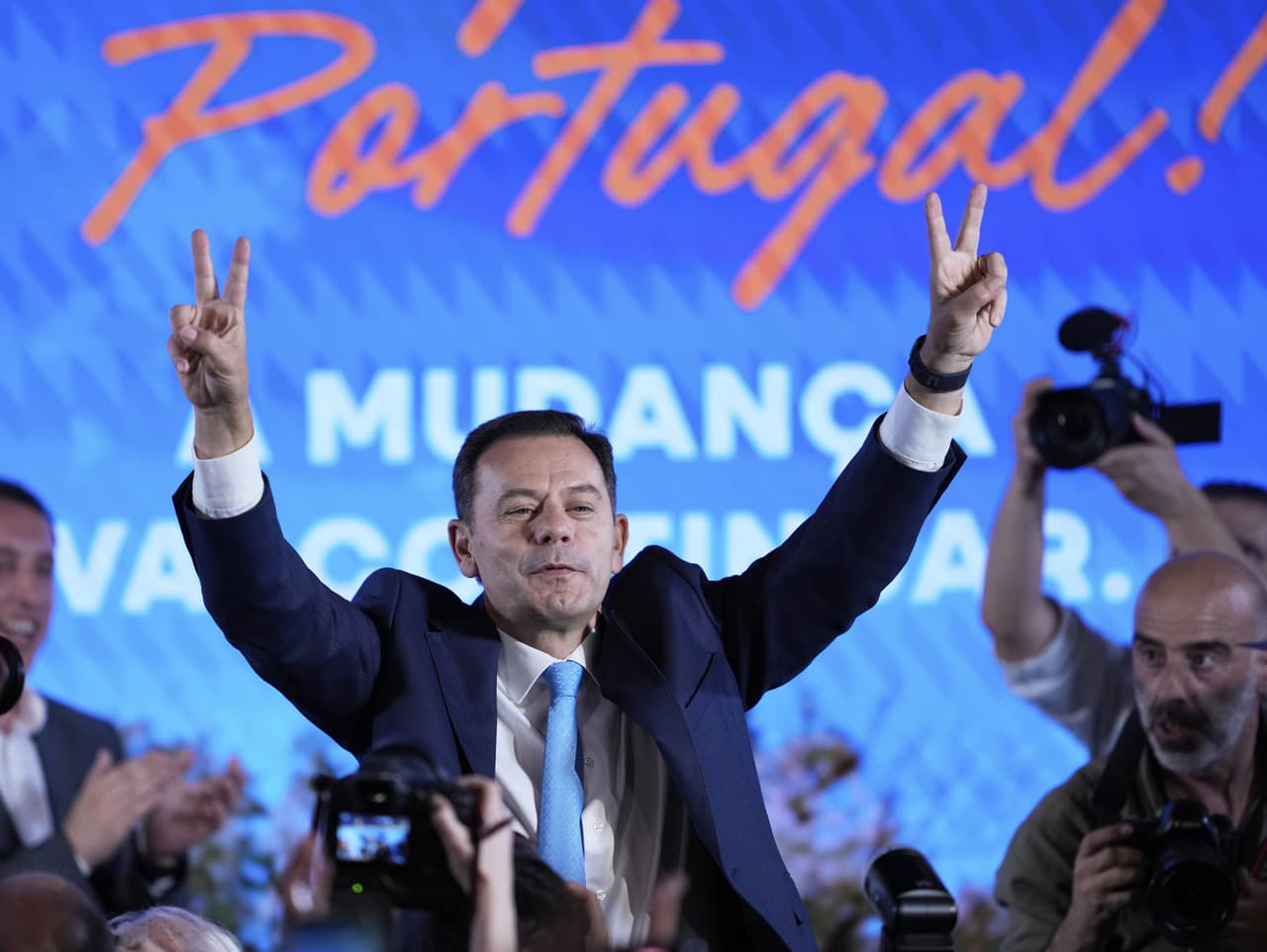 Úradujúci predseda vlády a vodca stredo-pravej strany Demokratická aliancia (AD) Luis Montenegro po parlamentných voľbách v Portugalsku