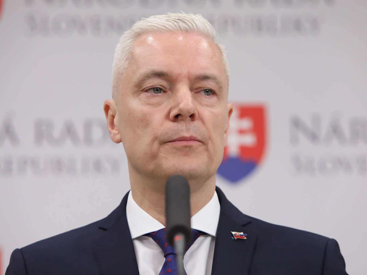 Ján Ferenčák nesúhlasí s aktuálnymi ústavnými zmenami, no vedel by prispieť pozmeňovákom.