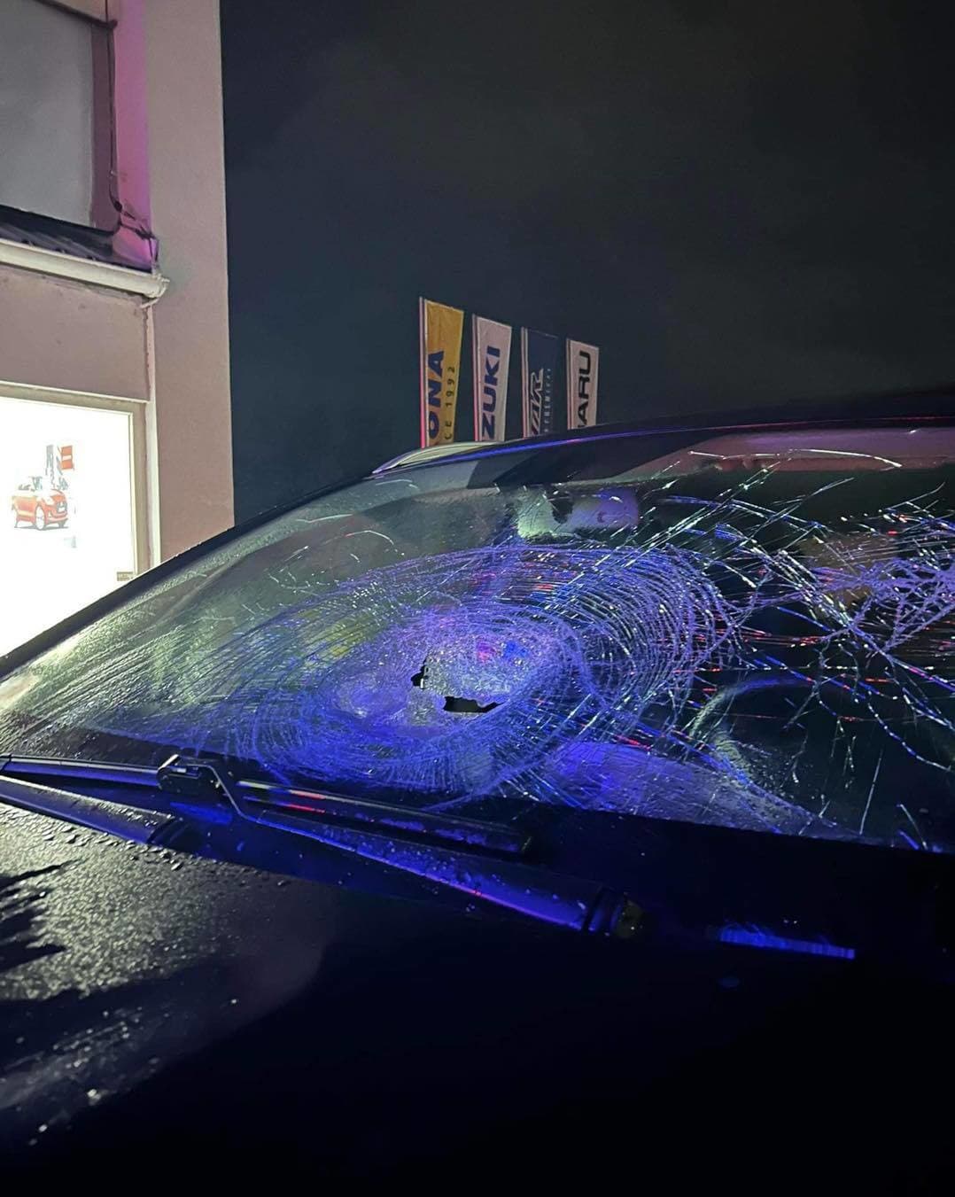 Na auto pod Strečnom spadol kameň