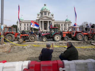V Belehrade sa húfne