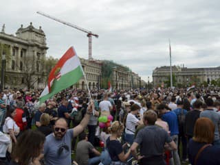 Maďarské Momentum chce blokovať