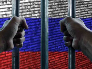 „Ruskí agenti sa nechali chytiť vlastnou hlúposťou“, hovorí FBI, ktorá zatkla 16 ruských hackerov